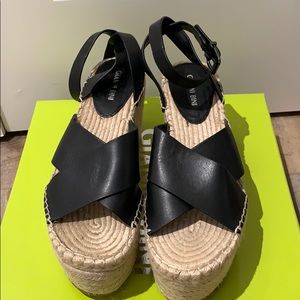 NWOTGianni Bini Tybel Leather Rope Platform Wedges